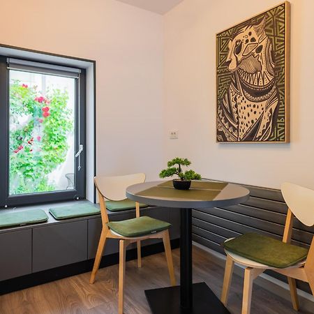Fun House - Comfortable Stay With Garden And Near Parking Μπρασόβ Εξωτερικό φωτογραφία