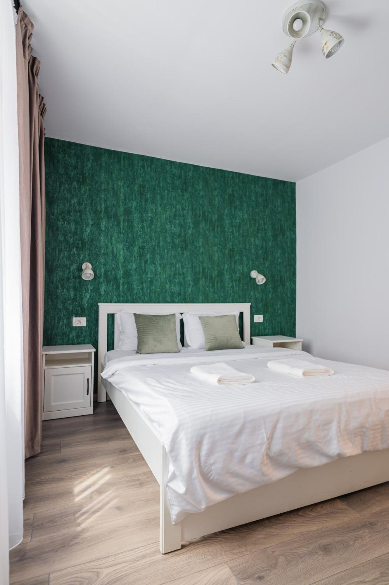 Fun House - Comfortable Stay With Garden And Near Parking Μπρασόβ Εξωτερικό φωτογραφία