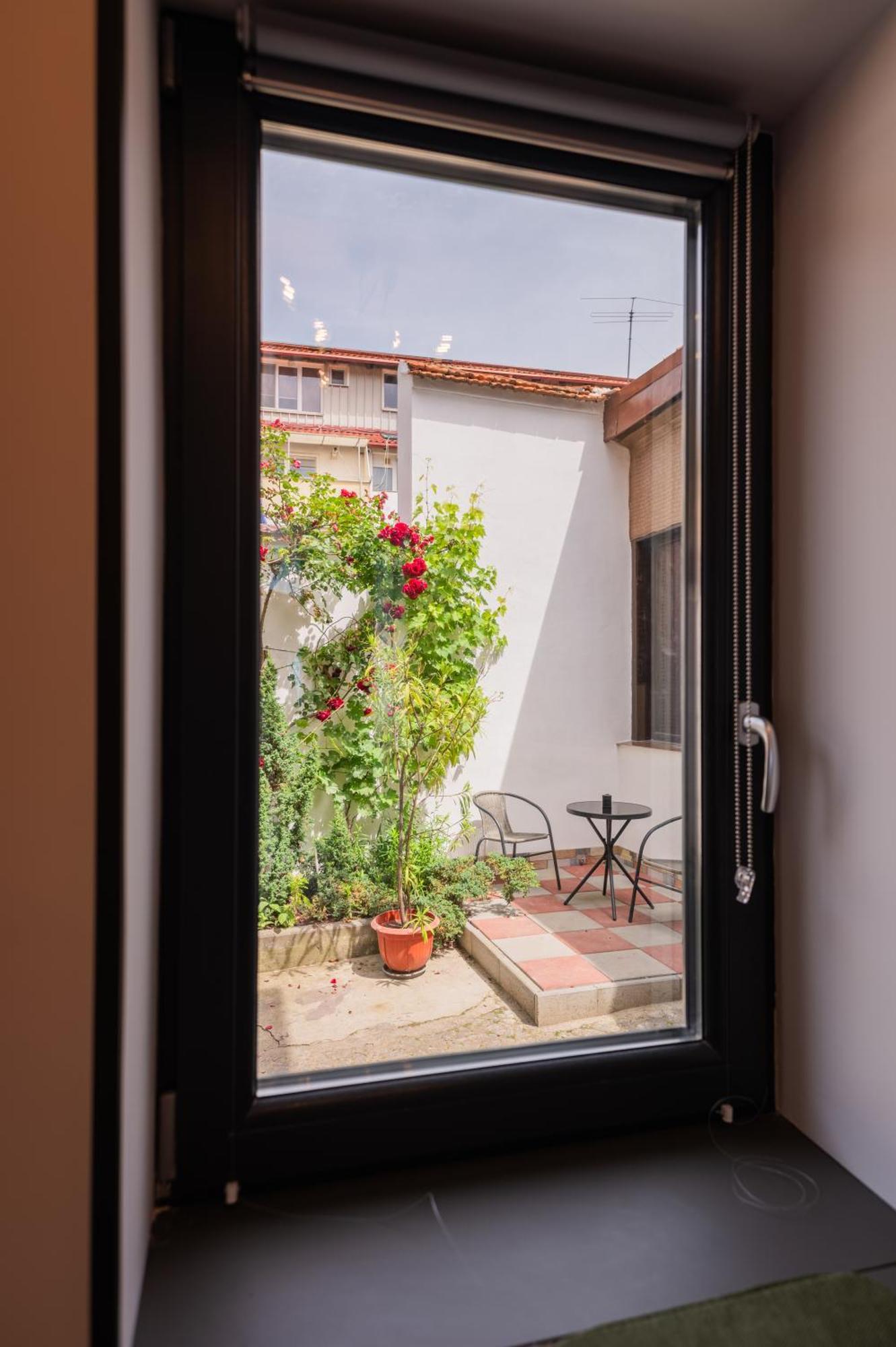 Fun House - Comfortable Stay With Garden And Near Parking Μπρασόβ Εξωτερικό φωτογραφία