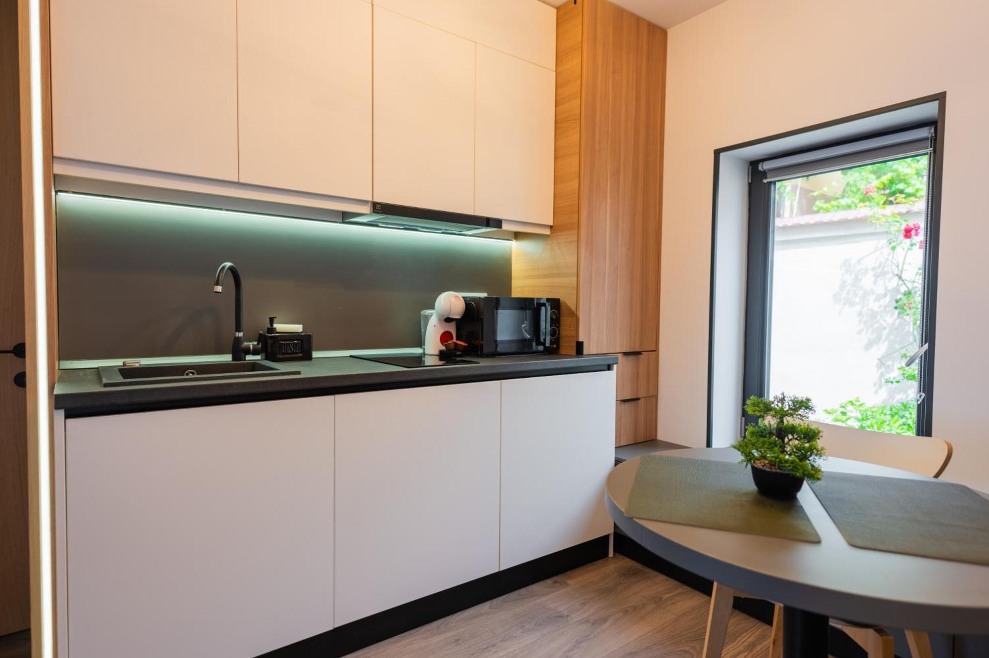Fun House - Comfortable Stay With Garden And Near Parking Μπρασόβ Εξωτερικό φωτογραφία