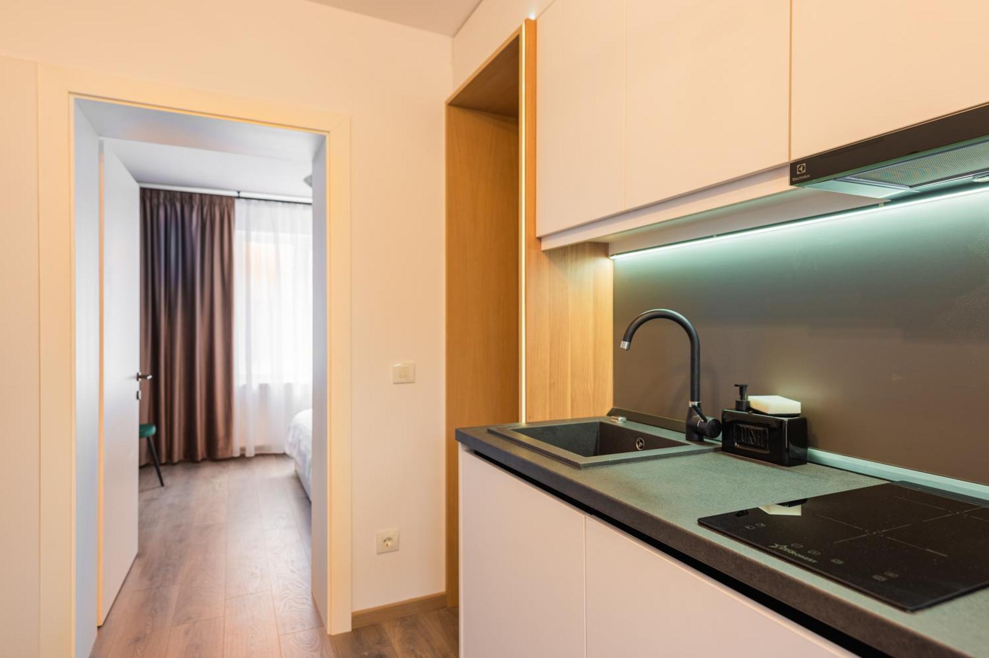 Fun House - Comfortable Stay With Garden And Near Parking Μπρασόβ Εξωτερικό φωτογραφία