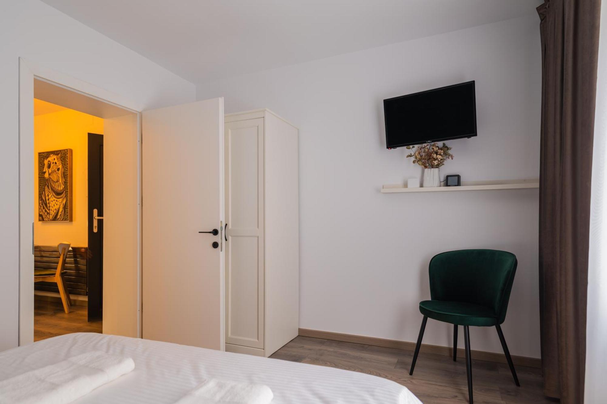 Fun House - Comfortable Stay With Garden And Near Parking Μπρασόβ Εξωτερικό φωτογραφία